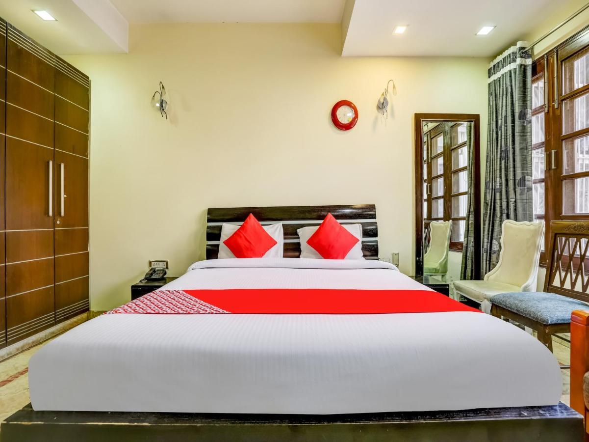 Hotel Oyo Del2885 Livia Residency 3*