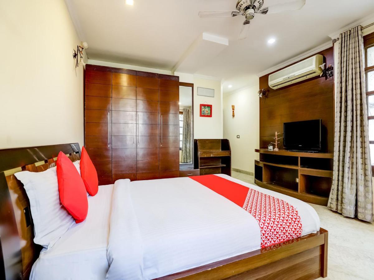 Oyo Del2885 Livia Residency New Delhi